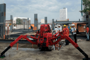 Гусеничный кран-паук HENAN SPT299, дизель-электрический. Фото 1