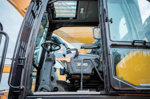 Перегружатель колесный XCMG XE240WGMA с подъёмной кабиной, грейферный ковш 1,5м3. Фото 4