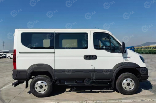 Автобус IVECO 4х4 7 мест+водитель дв 132kw 2,9л. Фото 5