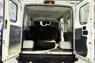 Автобус IVECO 4х4 7 мест+водитель дв 132kw 2,9л. Фото 7