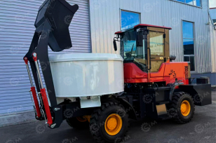 Самозагружающий самоходный бетоносмеситель для сухой смеси HAITIAN HT 3000 (шарнирно-сочлененная рама). Фото 1