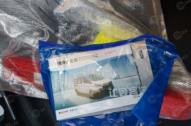 Грузовой цельнометаллический фургон FОRD ТRАNSIТ T6 МКПП, 3 места, средняя крыша. Фото 8