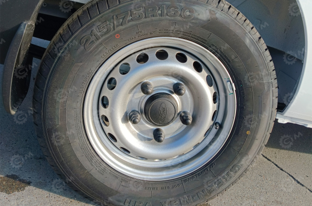 Грузовой цельнометаллический фургон FОRD ТRАNSIТ T6 МКПП, 3 места, средняя крыша. Фото 7