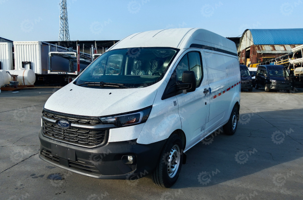 Грузовой цельнометаллический фургон FОRD ТRАNSIТ T6 МКПП, 3 места, средняя крыша. Фото 16