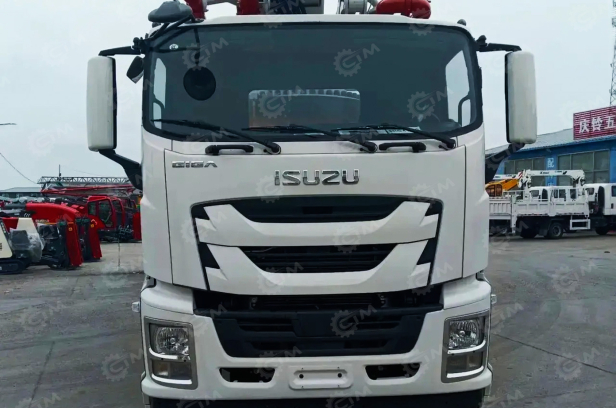 Автобетононасос XCMG HB47V на шасси ISUZU 8x4 дв 338kw 47 метров. Фото 6