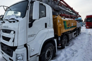 Автобетононасос XCMG HB47V на шасси ISUZU 8x4 дв 338kw 47 метров. Фото 4