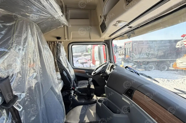 Тягач SHACMAN 6×4 SX42584V324 кабина X5000, 430 л.с. 2024г. Фото 4