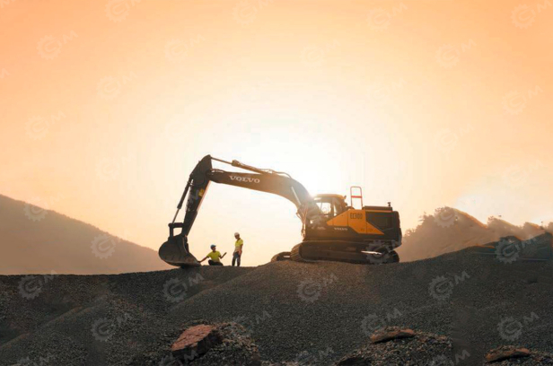 Гусеничный экскаватор VOLVO EC300. Фото 4