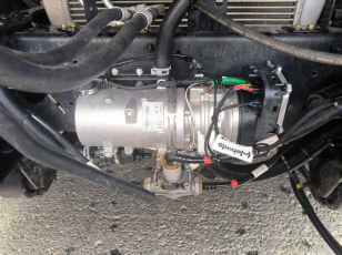 Автокран на шасси ISUZU 6x4 дв 279kw крановая установка XJCM гп 30т, стрела 40м + гусёк 7,3м с подогревами. Фото 2