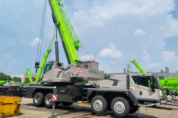 Автокран Zoomlion ZTC700V552-1Т. Фото 2