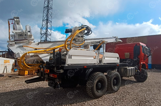 Установка разведочного бурения УРБ-51 на шасси SHACMAN 6х6 дв 430 л.с. кабина X3000. Фото 3