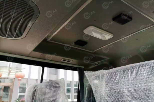 Грузовой микроавтобус пикап на шасси ISUZU 4х2 дв 96 kw 8 мест. Фото 10