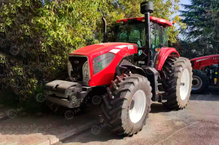 Трактор YTO-LX2404. Фото 2