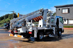 Автокран на шасси ISUZU 4x2 дв 151kw крановая установка WANBANG SQS350DZ гп 3,5т 3 секций отрицательная стрела 14м, бур 12м диаметр 400мм, корзина. Фото 2