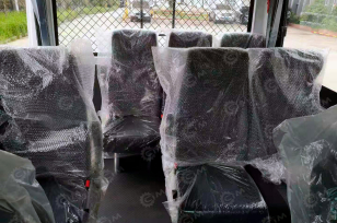 Грузовой микроавтобус пикап на шасси ISUZU 4х2 дв 96 kw 8 мест. Фото 9