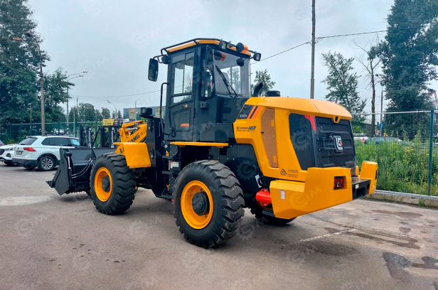 Фронтальный погрузчик LiuGong 835H джойстик. Фото 6