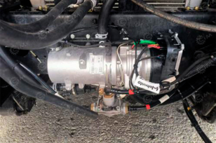 Автокран на шасси ISUZU 4x4 дв 139kw АКПП крановая установка WANBANG DZ8T гп 8т, стрела 27м+2,5м гусек, Webasto, подогрев топливного фильтра. Фото 3