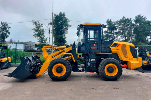 Фронтальный погрузчик LiuGong 835H джойстик. Фото 5