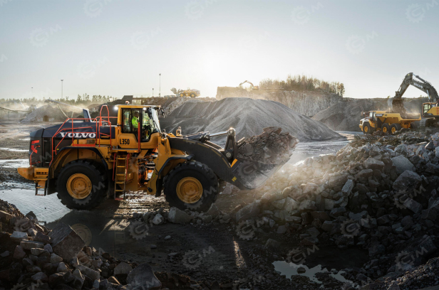 Фронтальный погрузчик VOLVO L350. Фото 6