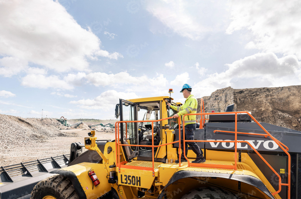 Фронтальный погрузчик VOLVO L350. Фото 5