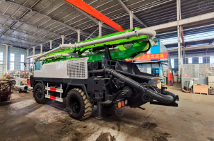 Самоходный бетононасос YUGONG HL6026 4WD. Фото 2