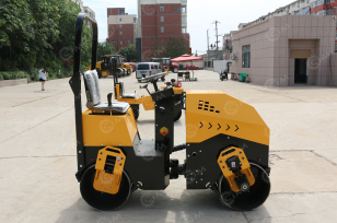 Каток дорожный гидравлический LUTONG LTC301 масса 1т, 2 вальца. Фото 2