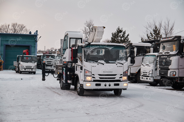 Автовышка WANBANG GKS30.5 на шасси ISUZU 4Х2 дв 139kw высота подъёма 30,5м гп люльки 400кг. Фото 2