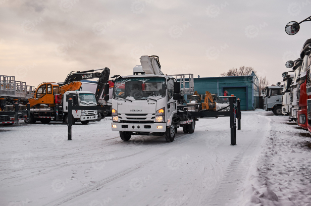 Автовышка WANBANG GKS30.5 на шасси ISUZU 4Х2 дв 139kw высота подъёма 30,5м гп люльки 400кг. Фото 4