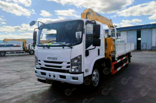 Бортовой грузовик ISUZU 4x2 дв 139kw гп 6т, c КМУ XCMG SQS157 гп 6,3т 4 секции 12.8м кузов 6000*2400*550 колеса 8.25R20 спальник, высокие передние аутригеры, съемные сходни, лебедка в кузове, корзина. Фото 3