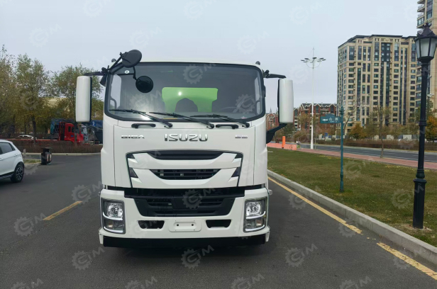 Илосос с размывом (каналопромывочная машина) на шасси ISUZU 6x4 дв 221kw бочка для сточных вод 12м³, чистой воды 3м³ насос JUROP DL250 ПДУ подогрев баков. Фото 2