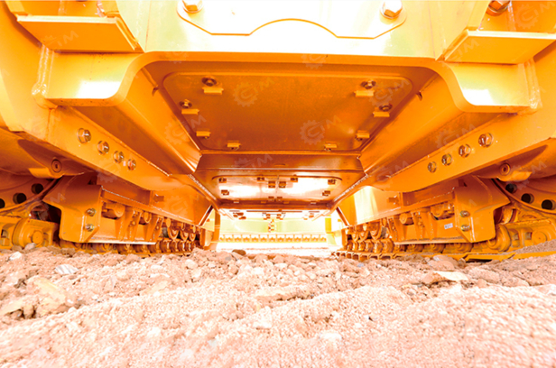 Бульдозер SEM 818F болотоход	с кондиционером, ширина гусеницы 950мм, ROPS, предпусковой подогреватель двигателя, система безопасности. Фото 3