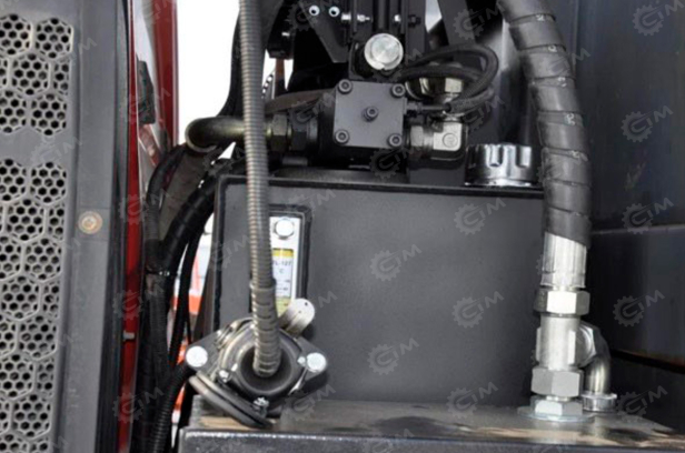 Комбинированная уборочная машина на базе шасси Shacman L3000 4х2 дв 174 Kw пластиковый бак 10м3 средняя щетка. Фото 7