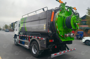 Илосос с размывом (каналопромывочная машина) на шасси ISUZU 6x4 дв 221kw бочка для сточных вод 12м³, чистой воды 3м³ насос JUROP DL250 ПДУ подогрев баков. Фото 1