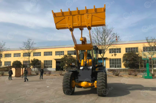 Фронтальный погрузчик YUGONG 946 гп 4т ковш 2,3м3, джойстик, предпусковой подогреватель двигателя, кондиционер, высота разгрузки 3,7м, автономный отопитель салона, централизованная система смазки. Фото 2