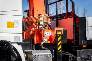 Бортовой грузовик SHACMAN 6x6 Х3000 дв 430 лс кму KS 2056 SM гп 7т кузов 6500х2550х600 сертифицированная корзина. Фото 2