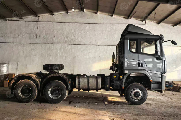 Тягач SHACMAN 6×6 SX425863385 двускат кабина X5000, двигатель WP13.550E501. Фото 4