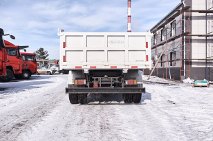 Самосвал ISUZU 4x2 дв 139kw средний подъёмник П-образный кузов гп 6 тонн 2024г.в.. Фото 6