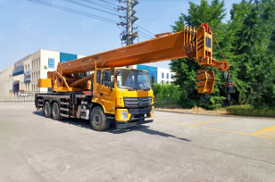 Автокран на шасси ISUZU 6x4 дв 221kw крановая установка VC66-30T гп 30т, стрела 42,5м + гусёк 8м отопитель кабины водителя Webasto и предпусковой подогреватель двигателя Webasto. Фото 1