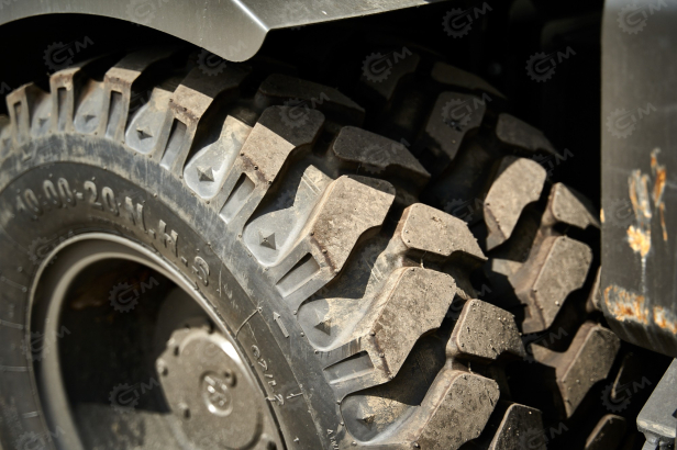 Экскаватор колесный YUGONG YG180 с подъемом кабины, лесозахват. Фото 7