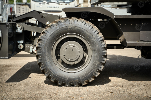 Экскаватор колесный YUGONG YG180 с подъемом кабины, лесозахват. Фото 8