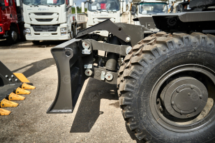 Экскаватор колесный YUGONG YG180 с подъемом кабины, лесозахват. Фото 4