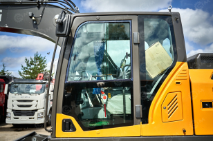 Экскаватор колесный YUGONG YG180 с подъемом кабины, лесозахват. Фото 5