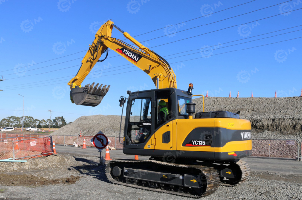 Мини экскаватор Yuchai YC135 ковш 0,52м3. Фото 2
