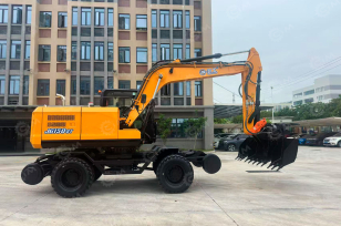 Экскаватор колесный YUGONG YG150S (комбинированный ход для жд), ковш 0,5м3, быстросъём, + модуль для замены шпал, шпалоподбивной блок типа AST 8, балластный блок для выемки щебня. Фото 1