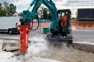 Мини-экскаватор Sunward SWE60F-3 быстросъем, гидромолот, резиновые накладки, фреза для асфальта PХ400. Фото 6