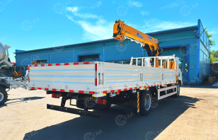 Бортовой грузовик ISUZU 4x2 дв 139kw гп 6т, c КМУ XCMG SQS157 гп 6,3т 4 секции 12.8м кузов 6000*2400*550 колеса 8.25R20 спальник, задние аутригеры, алюминиевый борт, корзина. Фото 7