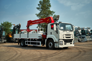 Бортовой грузовик ISUZU 4x2 дв 151kw гп 10 тонн c кму VIGRUS SHS2006 гп 8 тонн 6 секций 20м кузов 6500*2470*550 с буром, диаметр бура 400мм, длина 3м, корзина. Фото 1