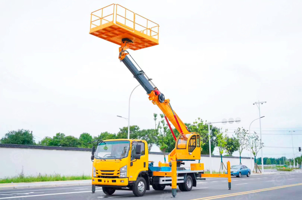 Автовышка на шасси ISUZU 4Х2 дв 93kw высота подъёма 16м гп люльки 500кг. Фото 3