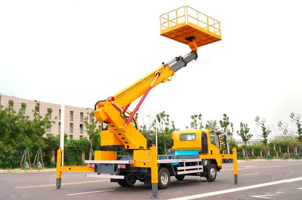 Автовышка на шасси ISUZU 4Х2 дв 93kw высота подъёма 16м гп люльки 500кг. Фото 4