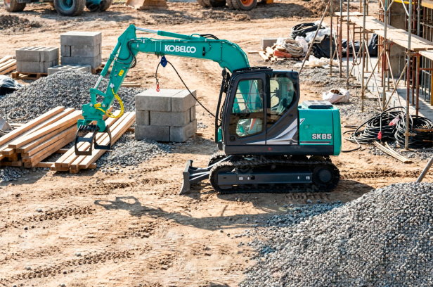 Экскаватор гусеничный KOBELCO SK85-11 ковш 0,4м3, захват, лебёдка. Фото 3